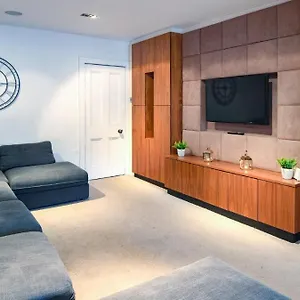  Apartment The Gillygate Gathering - Centre - Sleeps Up To 18 United Kingdom