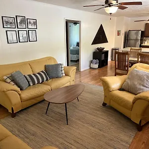  Apartment Great Location, Right By Beaches And Snorkeling! United States